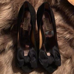 Badgley Mischka Size 9 Velvet / bow heels
